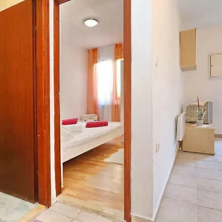 Anna Apartment *