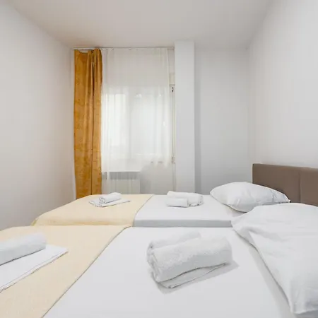 Anna Apartman *